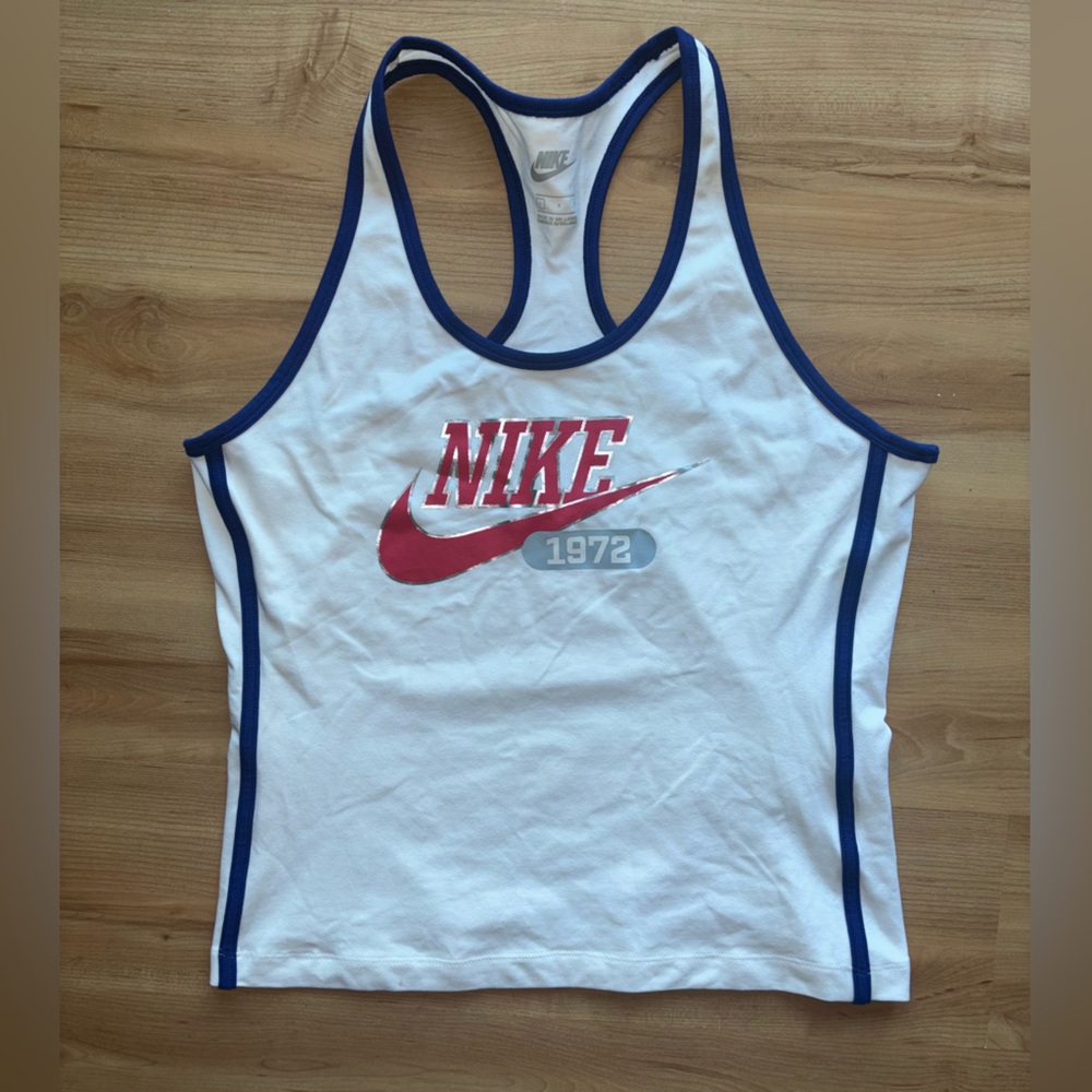 NIKE tank